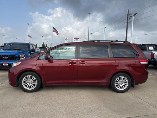 2014 Toyota Sienna XLE