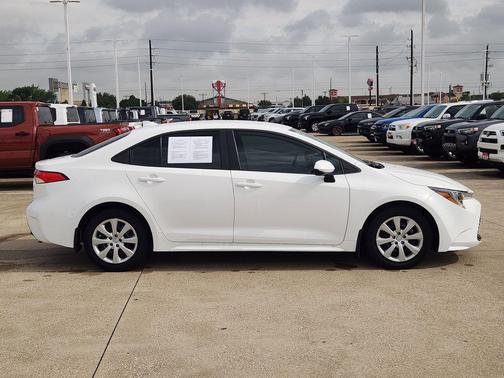 Ice 2025 Toyota Corolla LE