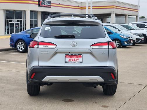 2024 Toyota Corolla Cross LE
