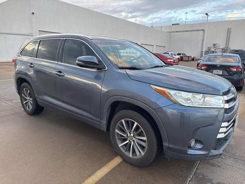 2018 Toyota Highlander SE