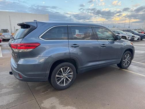 2018 Toyota Highlander SE