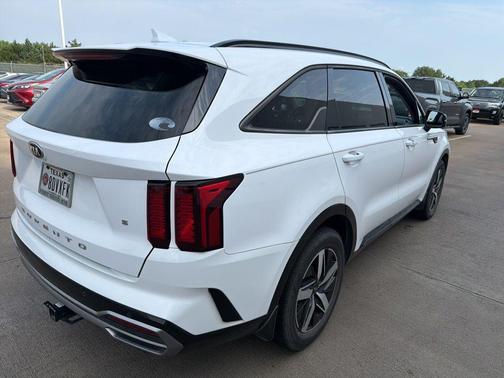 Glacial White Pearl 2021 Kia Sorento S