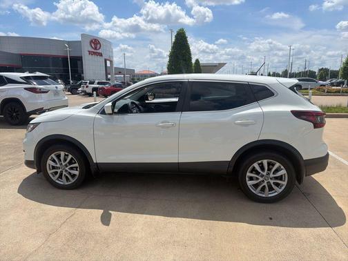 Glacier White 2022 Nissan Rogue Sport S
