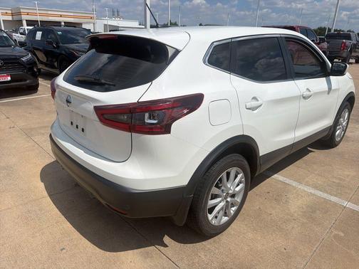 Glacier White 2022 Nissan Rogue Sport S