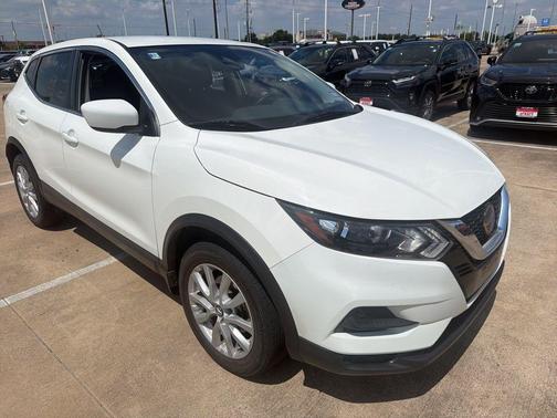 Glacier White 2022 Nissan Rogue Sport S