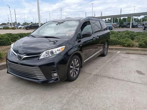 Midnight Black Metallic 2019 Toyota Sienna XLE Premium