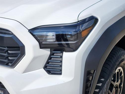 2025 Toyota Tacoma Hybrid TRD Off-Road
