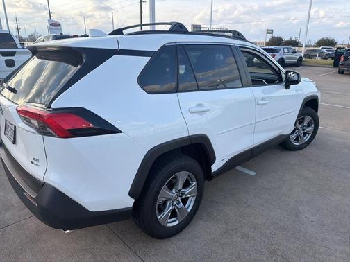 2025 Toyota RAV4 Hybrid LE