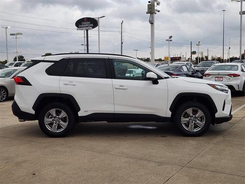 2025 Toyota RAV4 Hybrid XLE