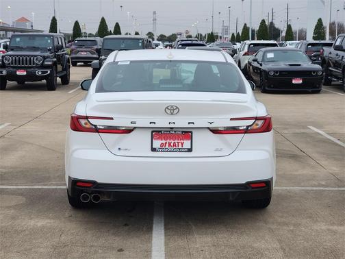 2025 Toyota Camry SE