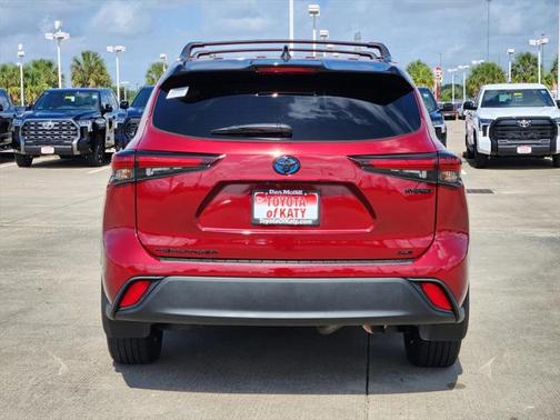 2024 Toyota Highlander Hybrid XLE