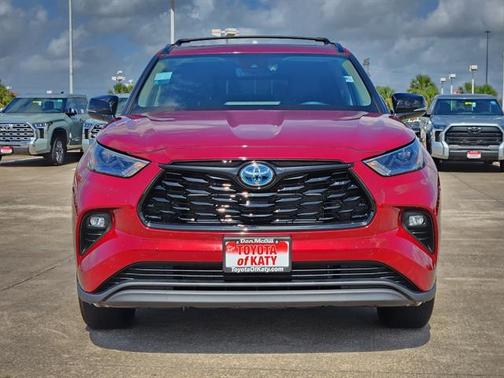 2024 Toyota Highlander Hybrid XLE