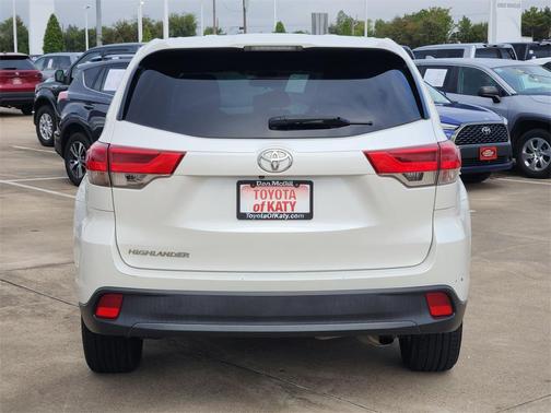 2019 Toyota Highlander LE I4