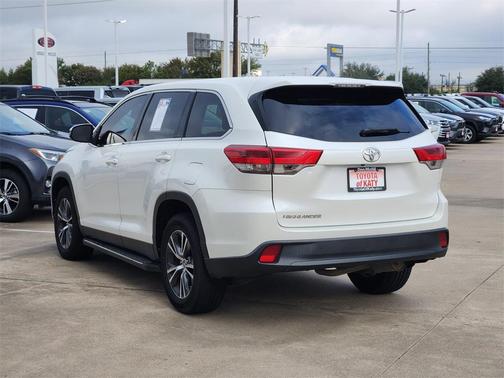 2019 Toyota Highlander LE I4