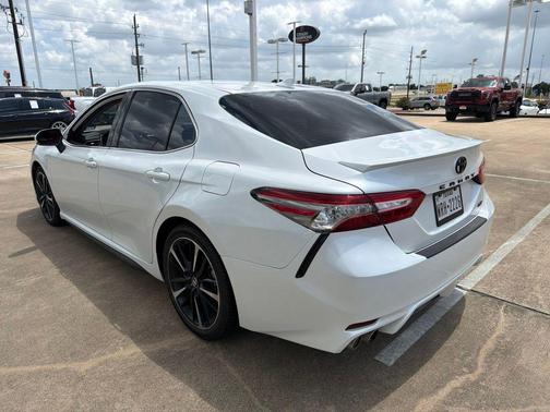 Pearl 2019 Toyota Camry XSE