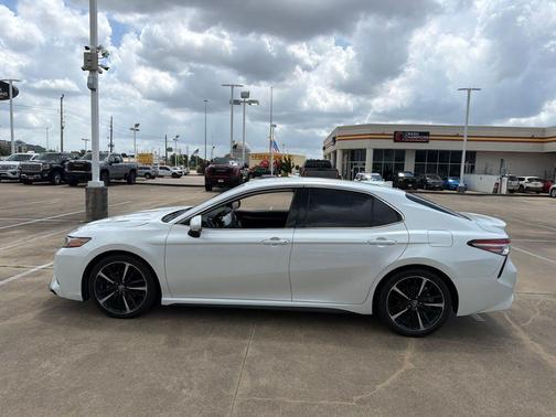 Pearl 2019 Toyota Camry XSE