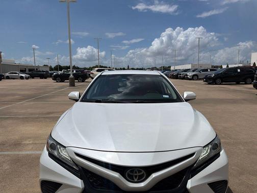 Pearl 2019 Toyota Camry XSE