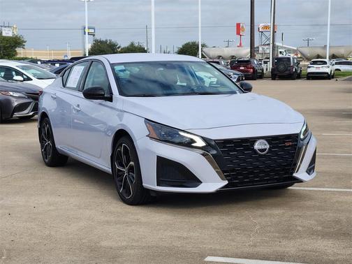 2025 Nissan Altima SR AWD