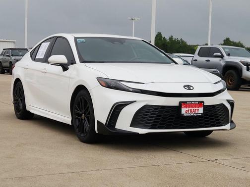 Ice Cap 2025 Toyota Camry SE