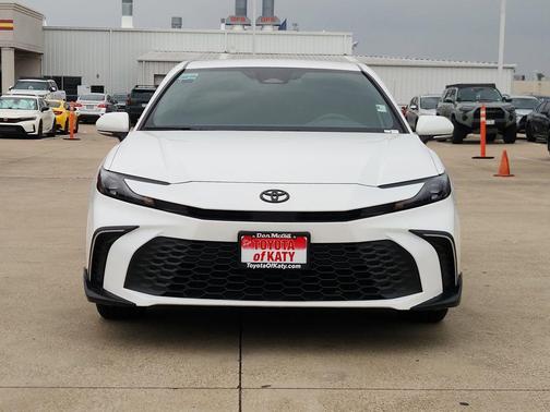 Ice Cap 2025 Toyota Camry SE