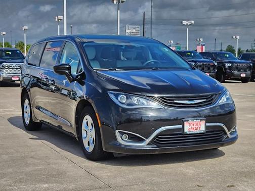 2018 Chrysler Pacifica Hybrid Touring Plus