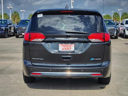 2018 Chrysler Pacifica Hybrid Touring Plus