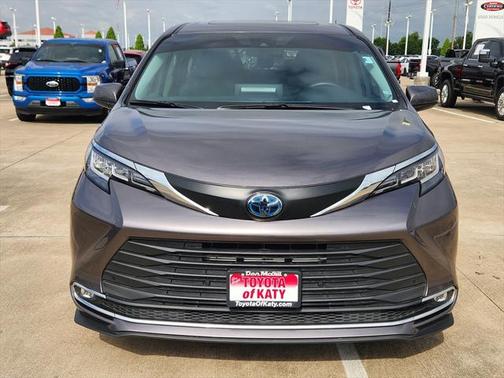 2021 Toyota Sienna XLE 7 Passenger