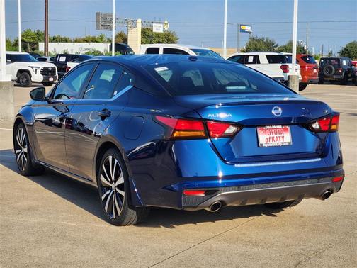 2022 Nissan Altima SR FWD