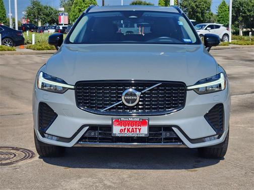 2024 Volvo XC60 B5 Plus Dark Theme