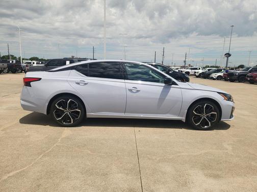 Pearl 2024 Nissan Altima SR FWD