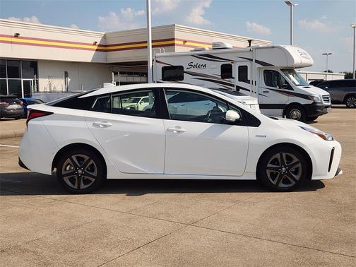2020 Toyota Prius XLE