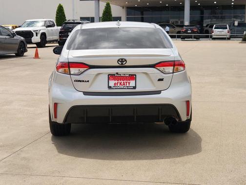 Classic Silver Metallic 2025 Toyota Corolla SE