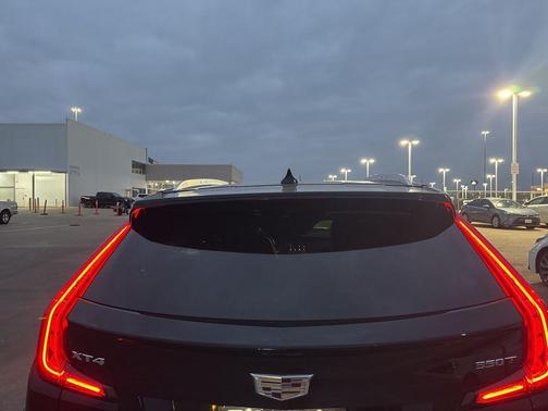 2023 Cadillac XT4 Premium Luxury