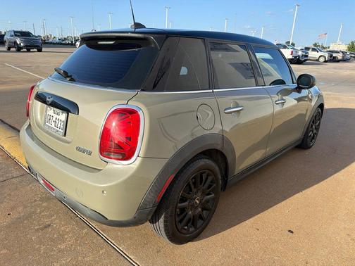 Gray Metallic 2019 MINI Hardtop Cooper