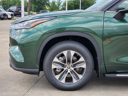 2025 Toyota Highlander XLE