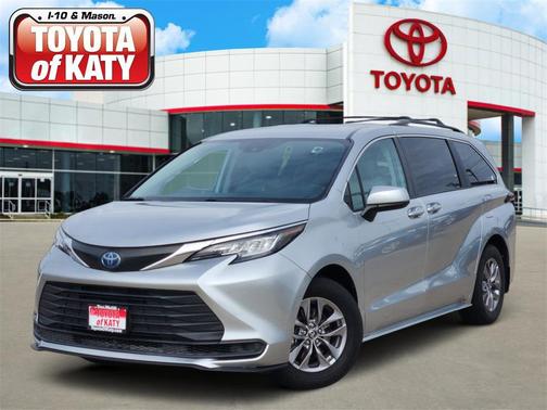 2023 Toyota Sienna LE