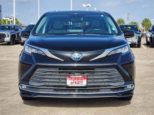 2023 Toyota Sienna XLE 8 Passenger