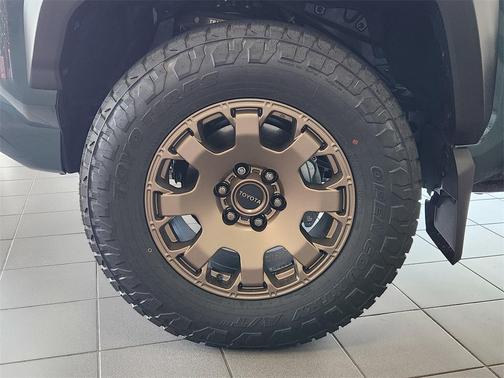 2025 Toyota 4Runner Hybrid Trailhunter