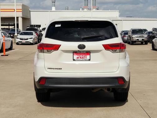 2019 Toyota Highlander LE