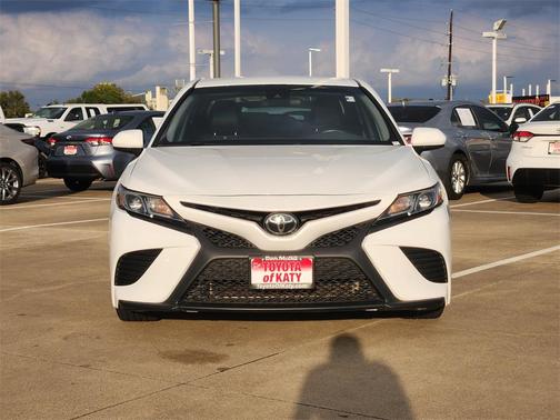 2020 Toyota Camry SE