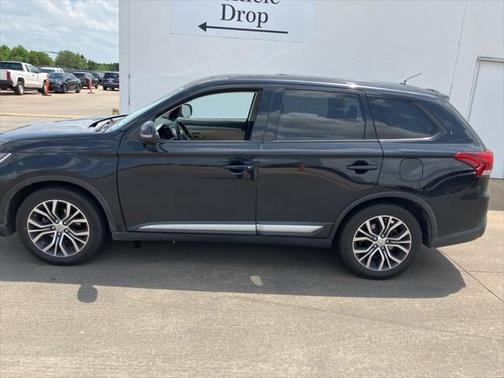 2016 Mitsubishi Outlander SE