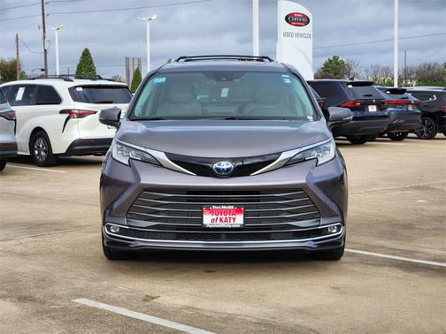 2022 Toyota Sienna Limited