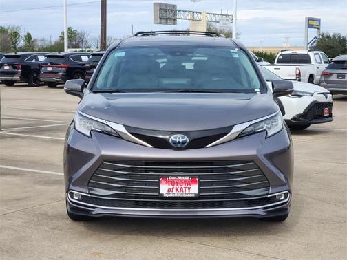 2022 Toyota Sienna Limited