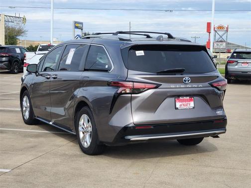 2022 Toyota Sienna Limited