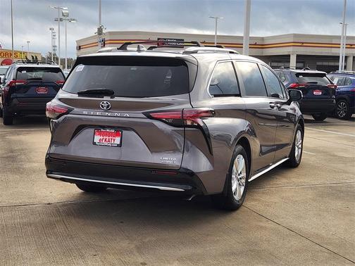 2022 Toyota Sienna Limited