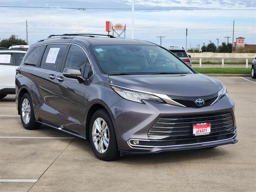 2022 Toyota Sienna Limited