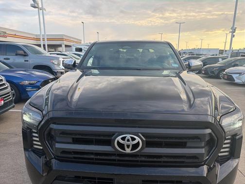 2025 Toyota Tacoma SR