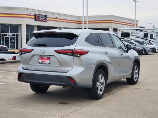 2022 Toyota Highlander LE