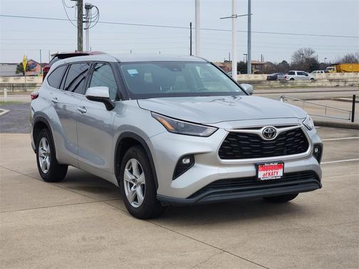 2022 Toyota Highlander LE