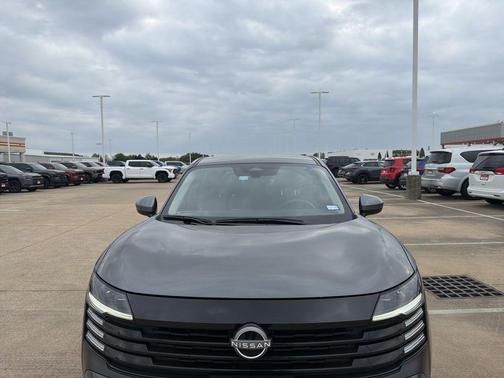 Gun Metallic 2025 Nissan Kicks SV